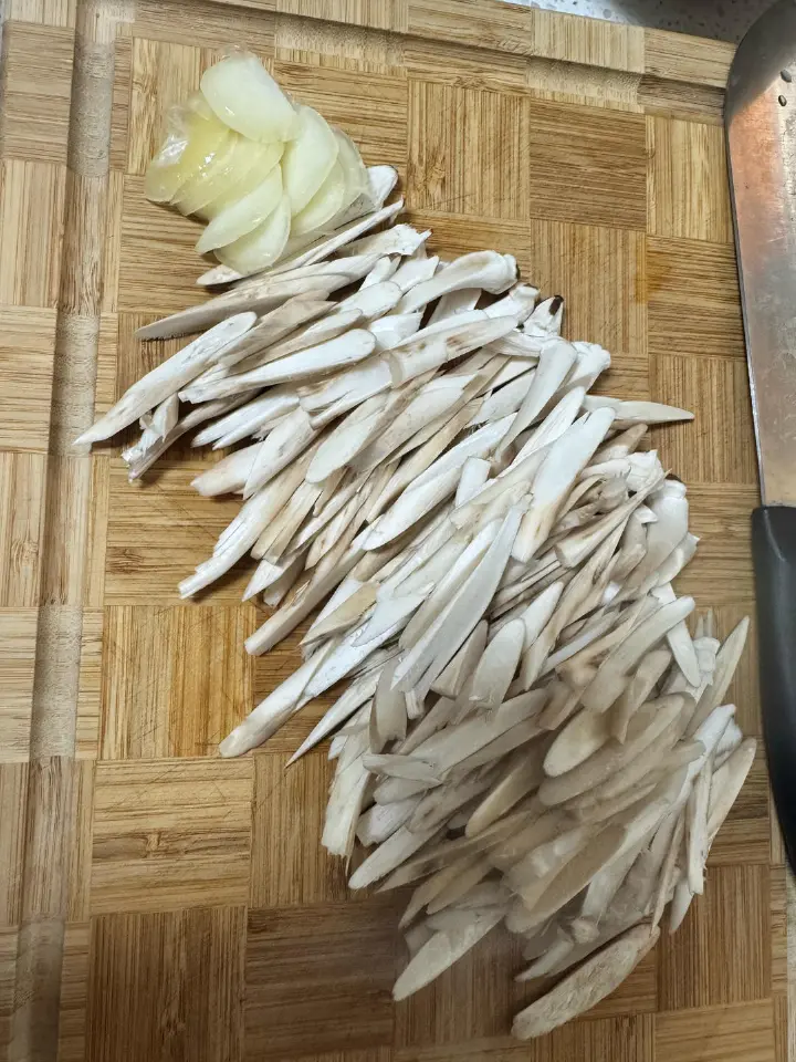 火腿鸡枞菌蒸汤 第 5 步