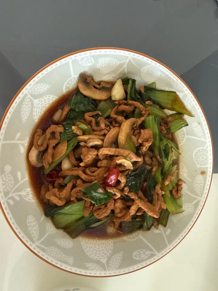 青菜口蘑肉丝 第 1 步