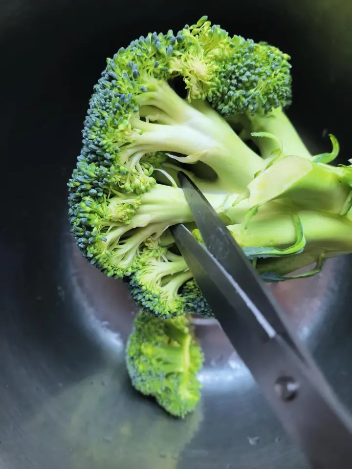 虾仁炒西兰花 第 2 步