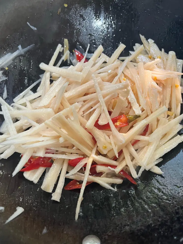 酸辣泡椒藕丝 第 2 步