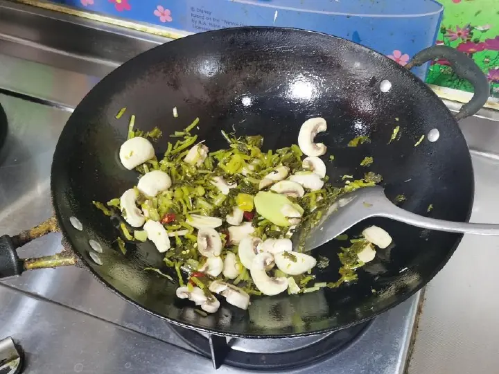干煎小黄鱼与雪菜烧黄鱼 第 10 步