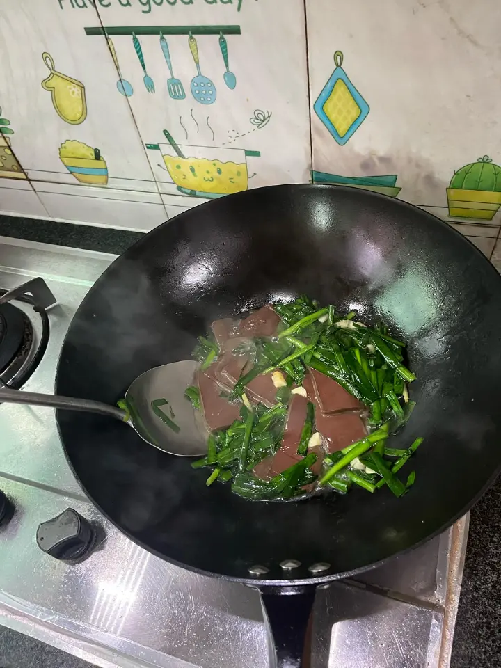 韭菜炒鸭血 第 8 步
