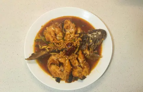 酒酿红烧鲻鱼