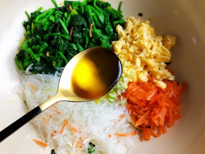 菠菜鸡蛋手抓饼馅饼 第 5 步