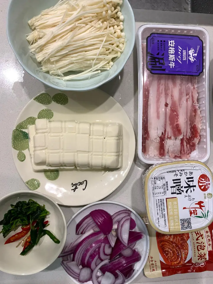 泡菜肥牛豆腐味噌汤 第 1 步