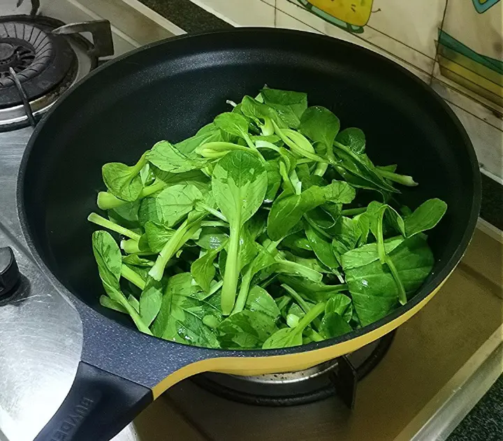 千张炒鸡毛菜 第 5 步