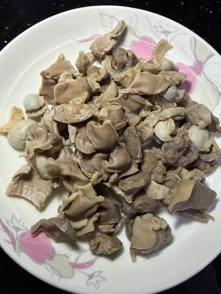 酸豆角炒鸡胗 第 2 步