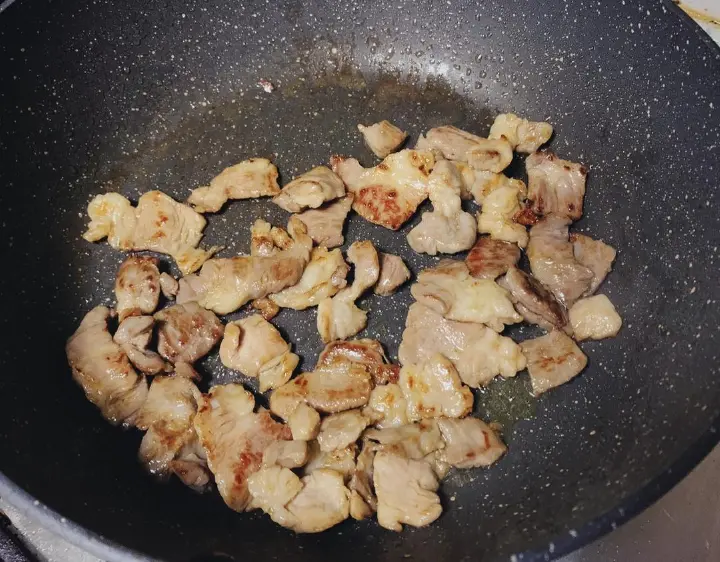 家常小炒肉 第 3 步