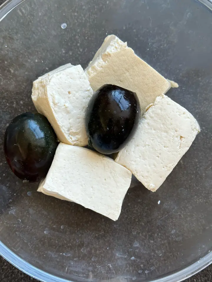 皮蛋拌豆腐 第 2 步