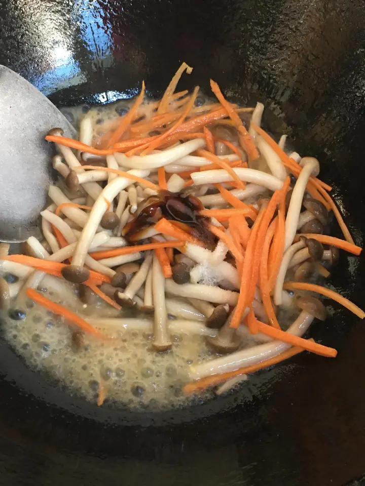 小炒蟹味菇 第 8 步