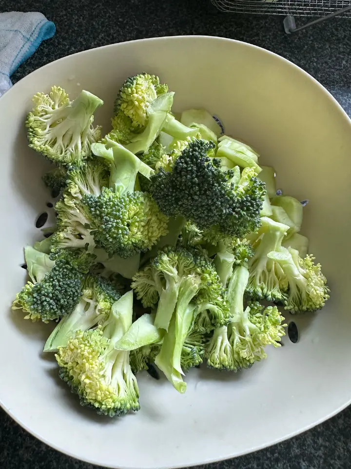 蒜蓉蚝油炒西兰花 第 1 步