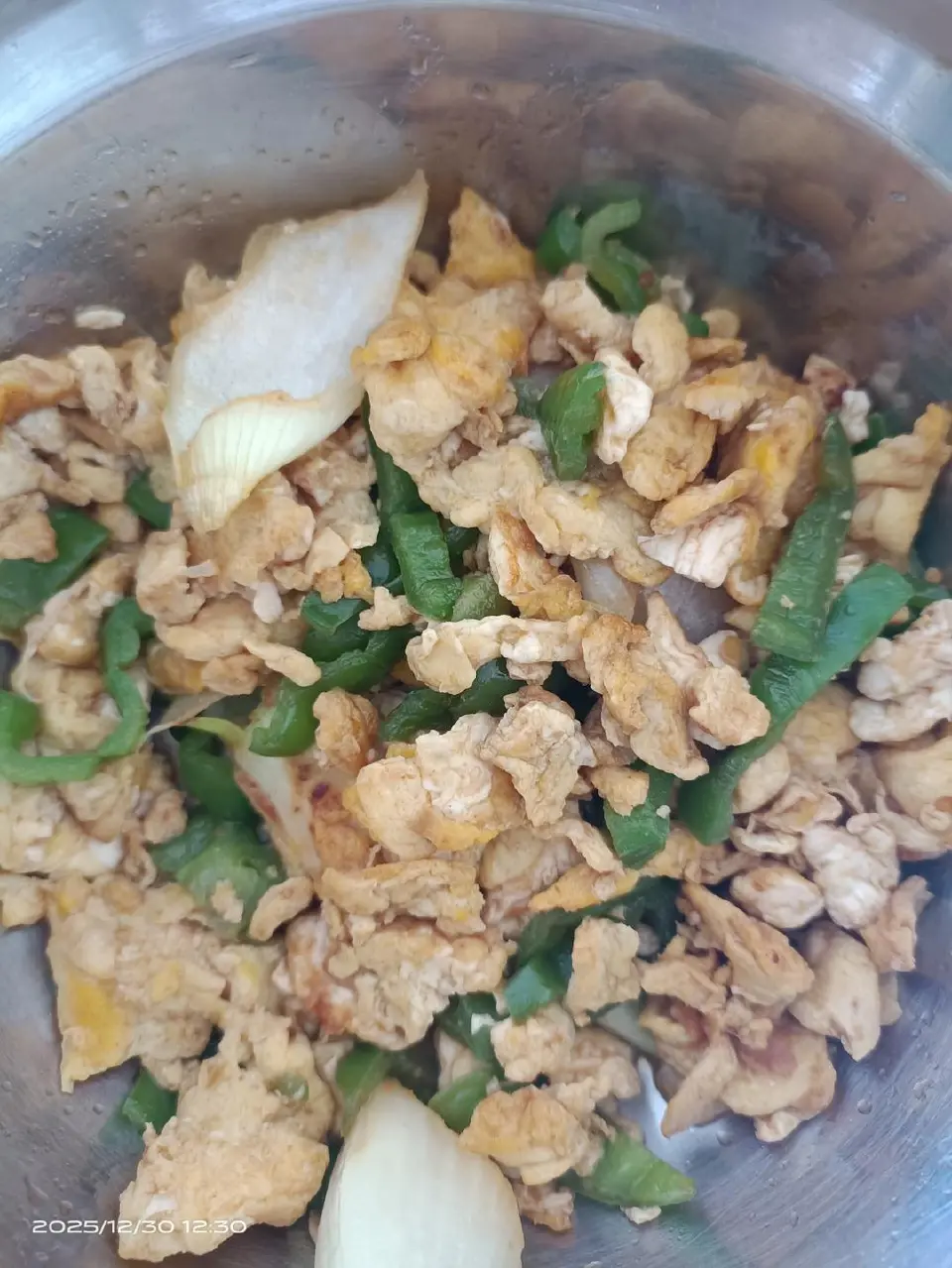 大酱鸡蛋炒辣椒成品图
