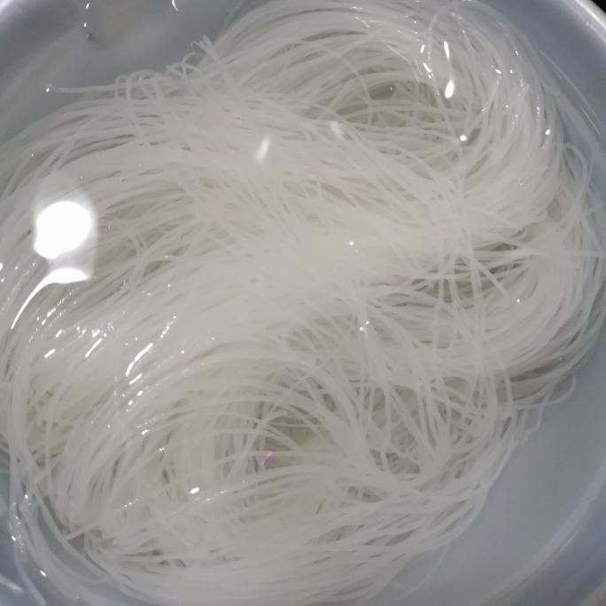 蒜蓉粉丝蒸娃娃菜金针菇 第 1 步