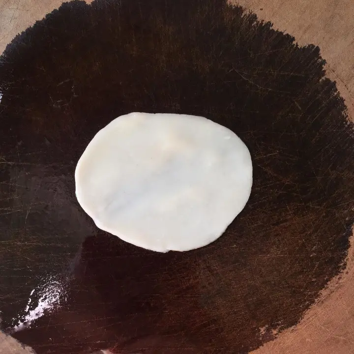 饺子皮葱油饼 第 2 步