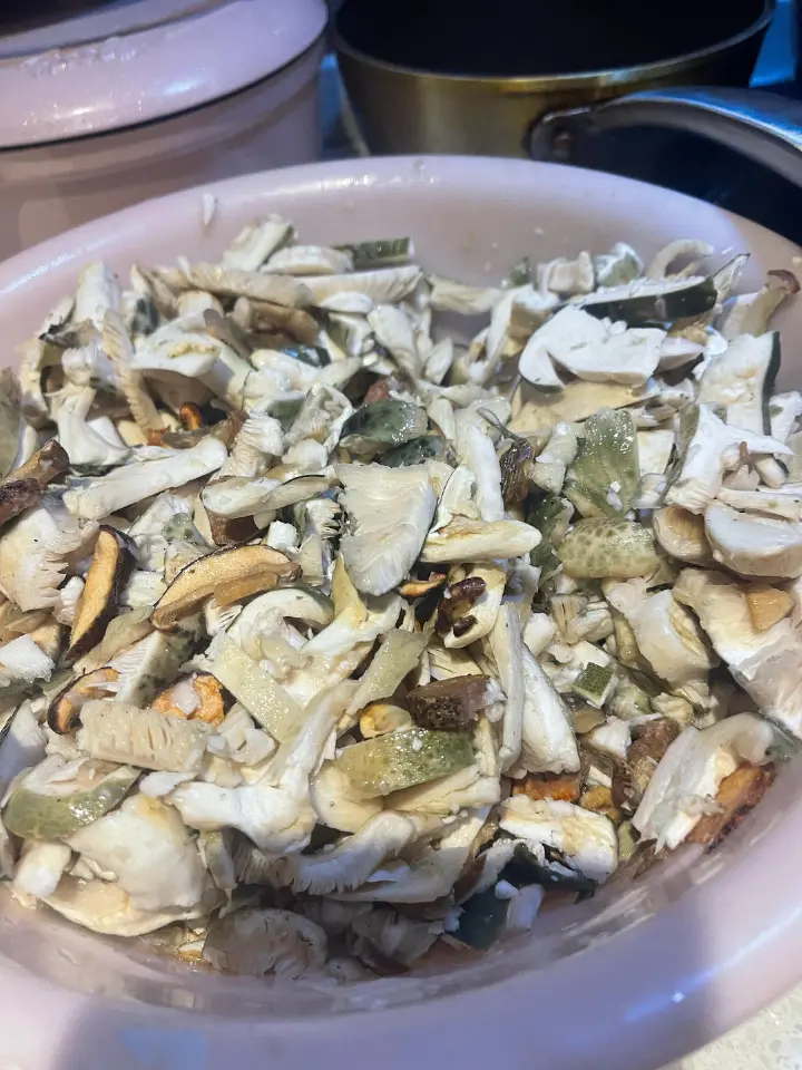 青椒炒青头菌 第 4 步