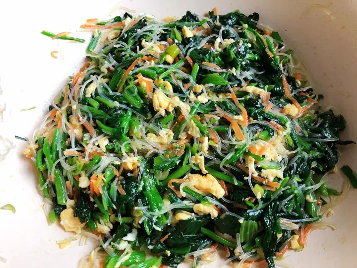 菠菜鸡蛋手抓饼馅饼 第 9 步