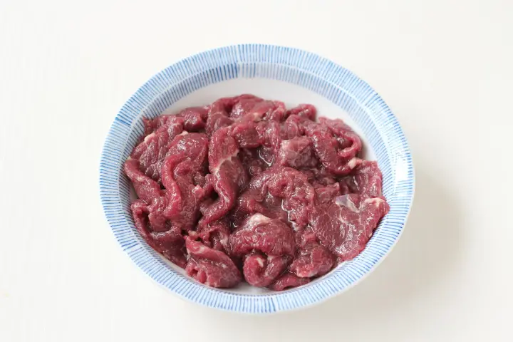 金汤酸菜粉丝牛肉 第 3 步
