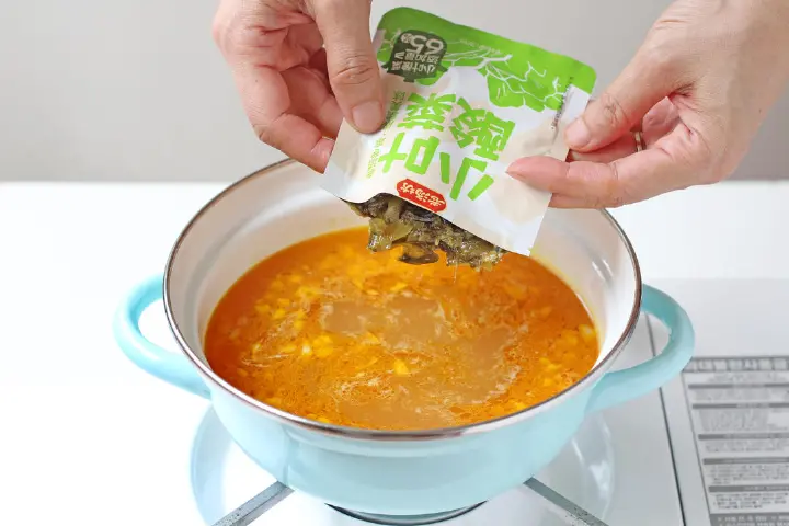 金汤酸菜粉丝牛肉 第 7 步