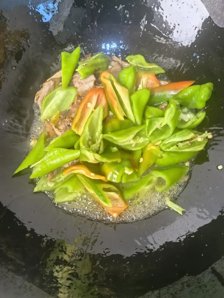 辣椒炒拆骨肉 第 5 步