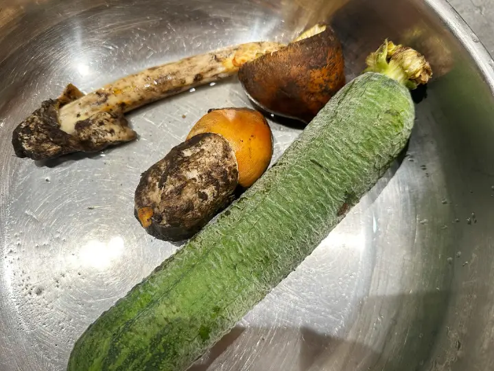 鹅蛋菌花蛤炒丝瓜 第 2 步