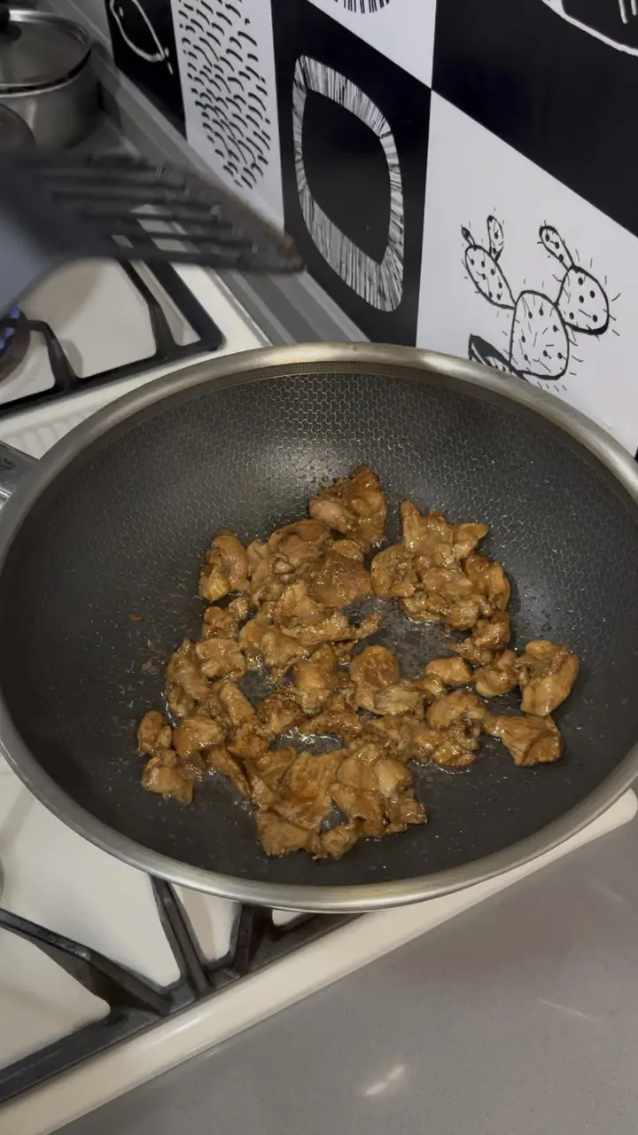 黄瓜木耳炒肉片 第 2 步