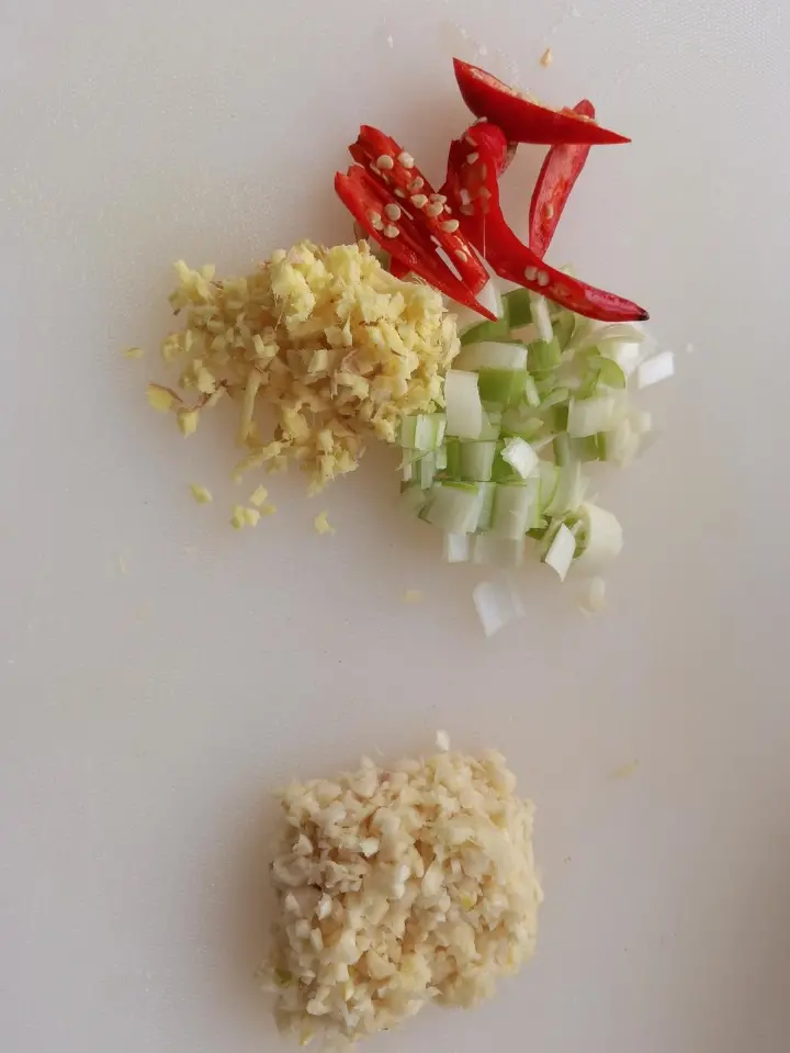 蒜蓉罗马生菜 第 2 步