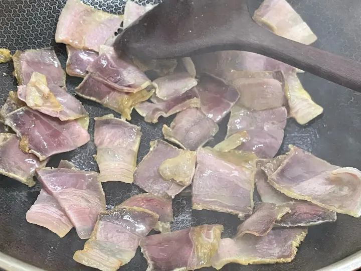 咸肉炖老豆腐 第 4 步