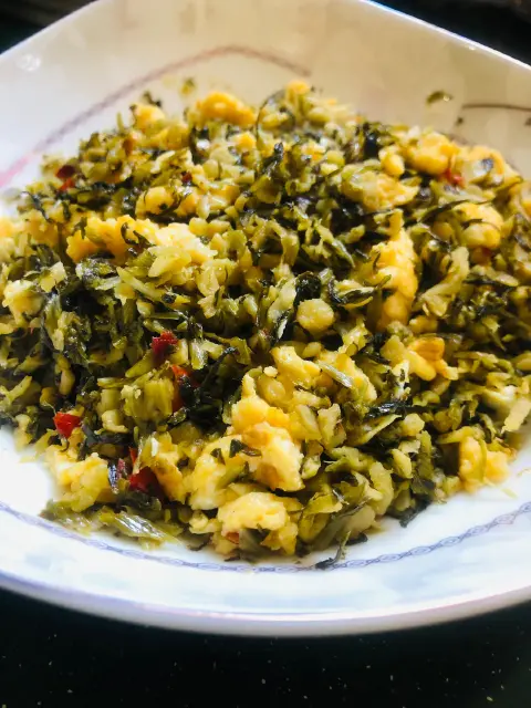 外婆菜炒鸡蛋
