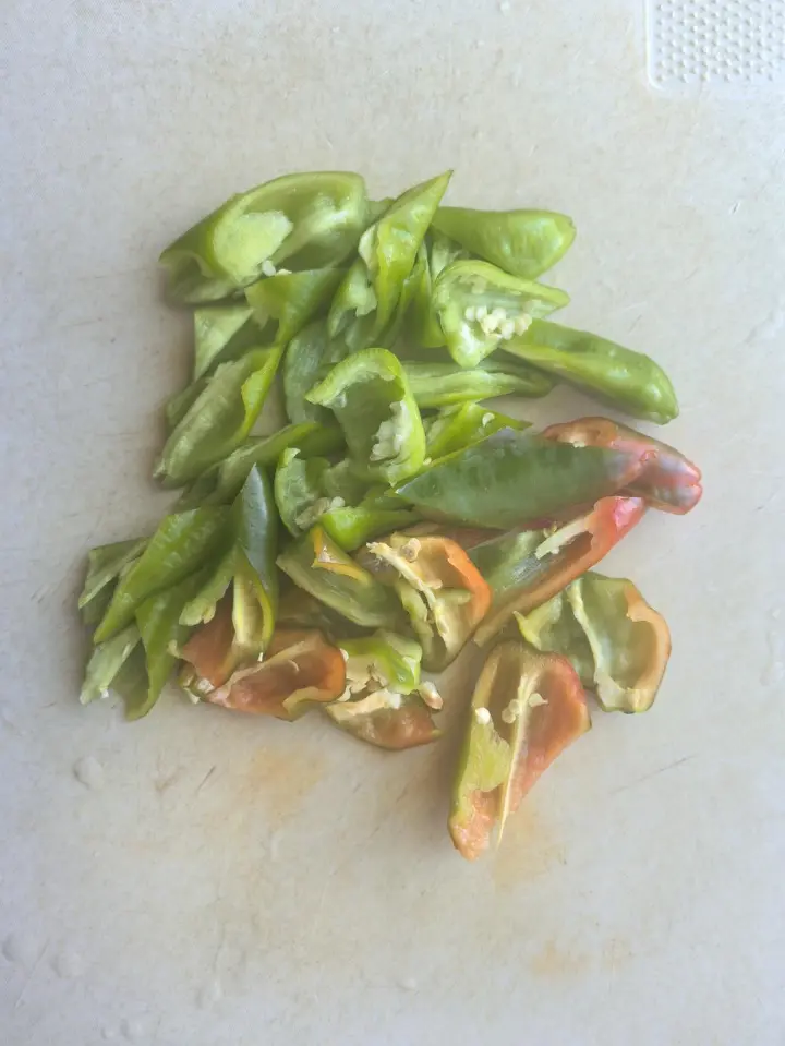 辣椒炒拆骨肉 第 1 步