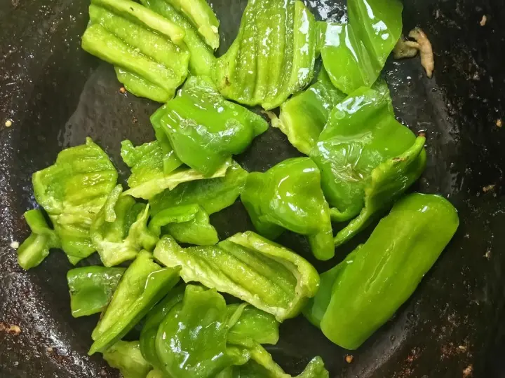麻椒炒肉 第 7 步