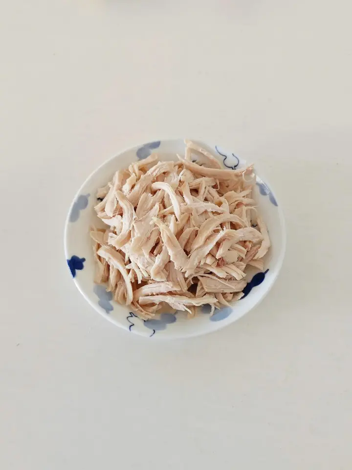 多彩鸡丝凉面 第 2 步