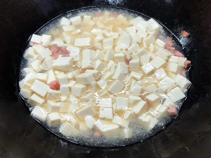 火腿虾皮豆腐羹 第 4 步