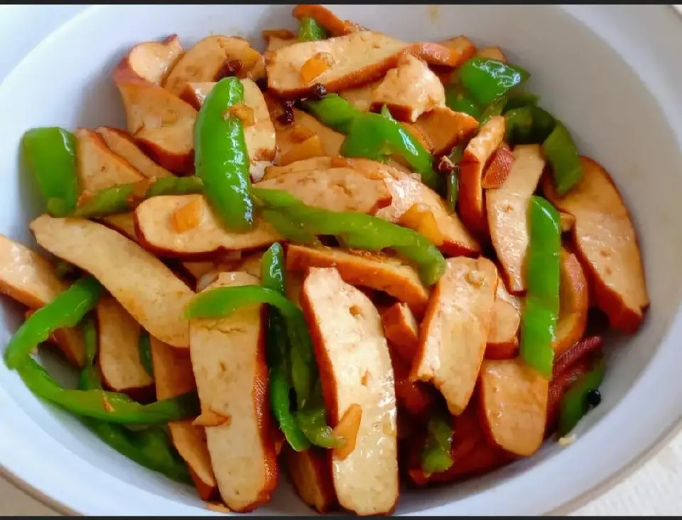 青椒炒豆干成品图