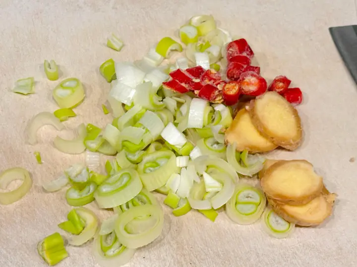 土豆牛腩炖虎皮辣椒 第 2 步
