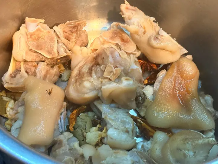 高压锅红烧猪蹄 第 3 步