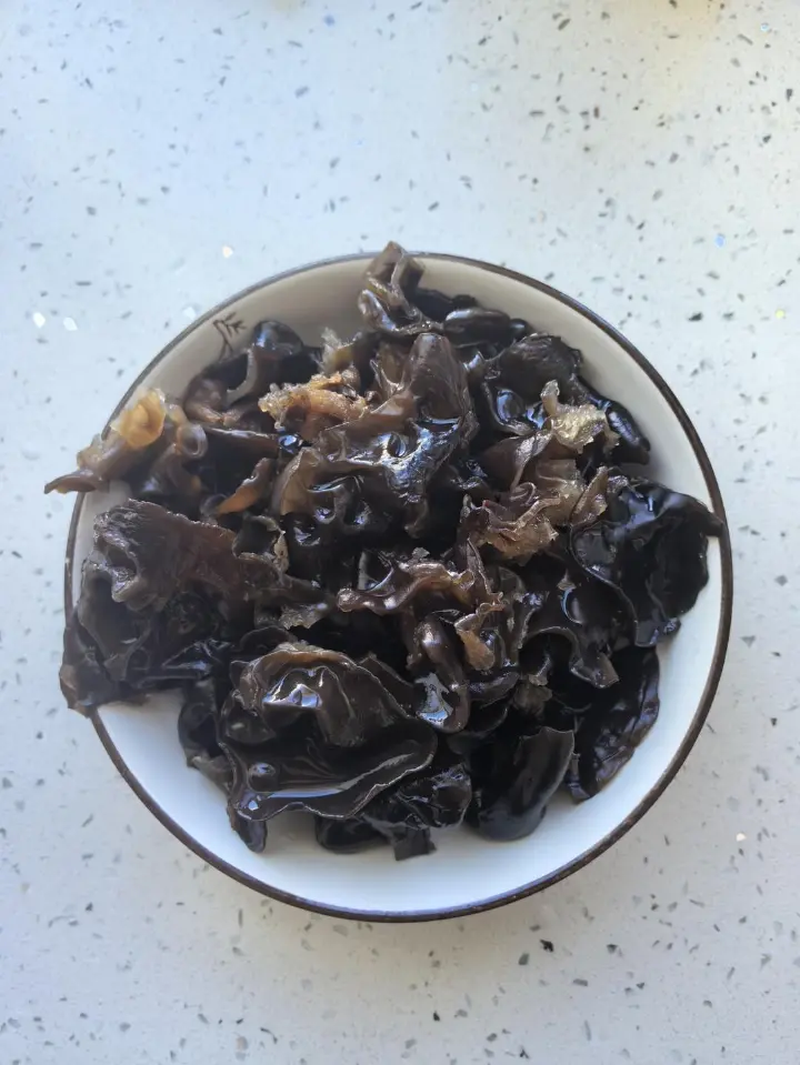 家常葱烧木耳 第 3 步