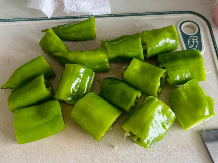 土豆牛腩炖虎皮辣椒 第 9 步