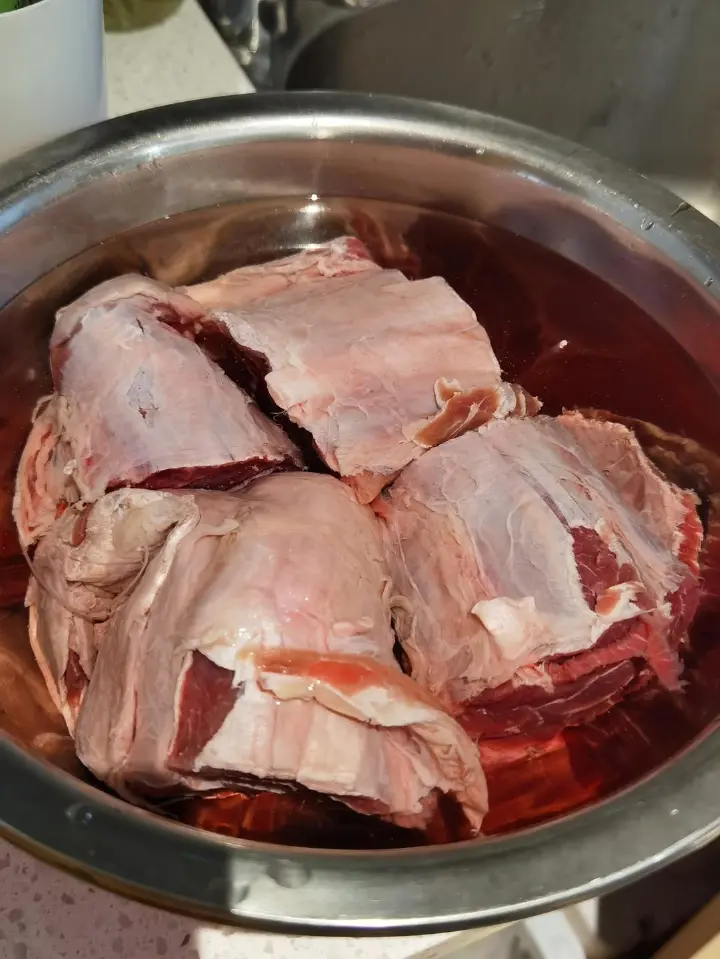 电饭煲酱牛腱子 第 1 步