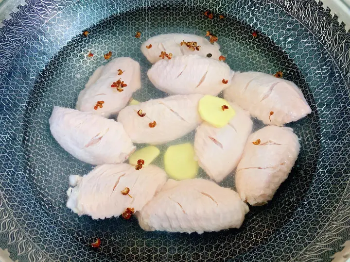 玉米鸡翅煲 第 2 步