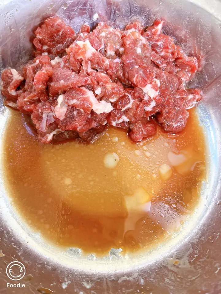 鲜菇炒牛肉 第 2 步