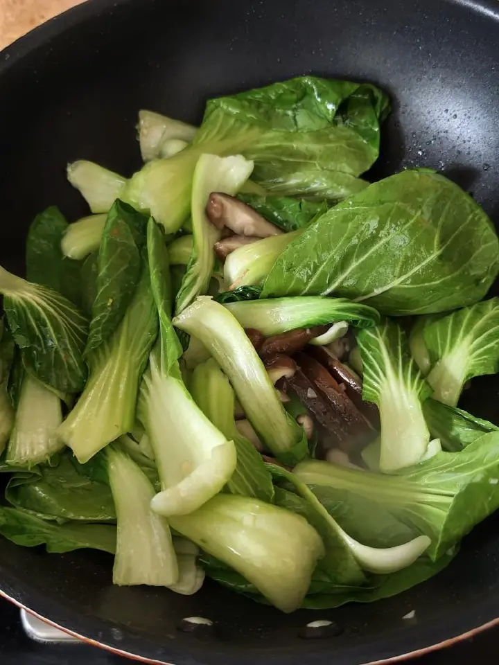 香菇炒油菜 第 5 步