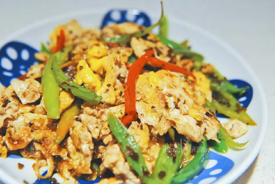外婆菜炒煎蛋成品图