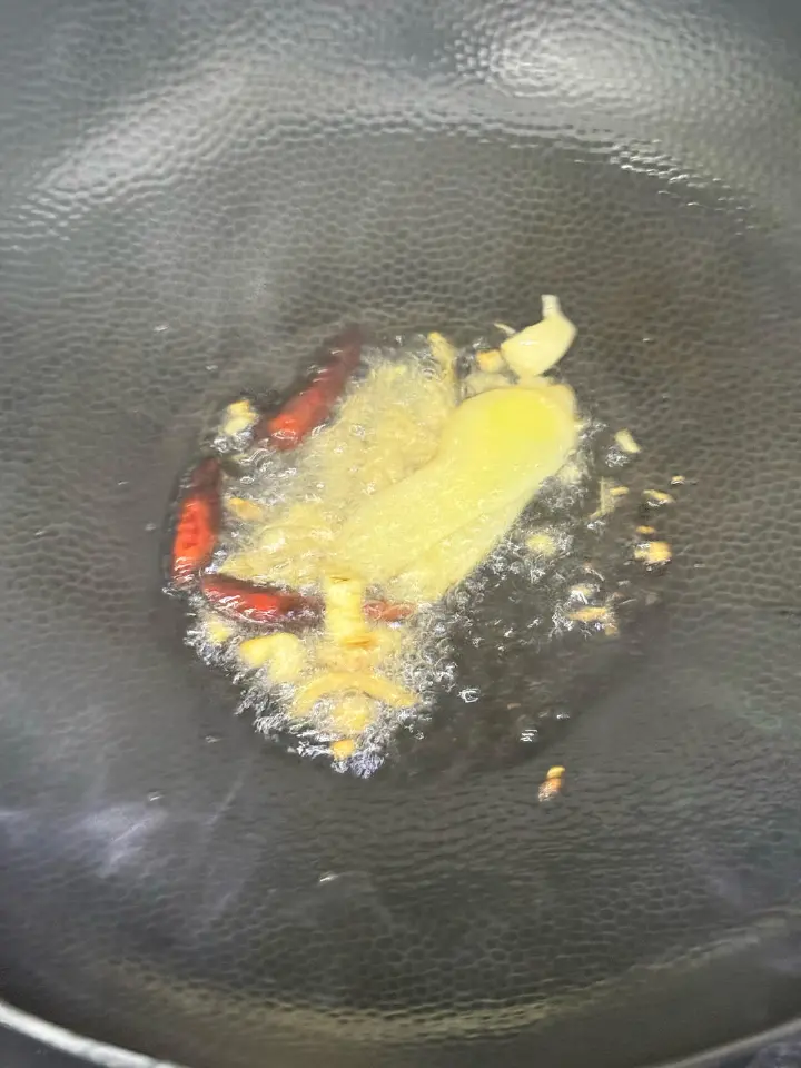 酸菜炖排骨 第 5 步