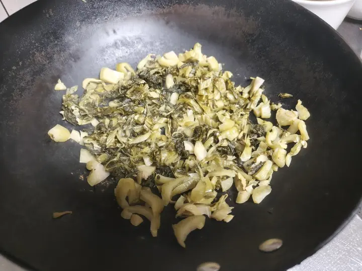 酸菜粉丝炖排骨 第 1 步