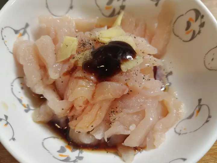 茭白炒鸡胸肉 第 1 步