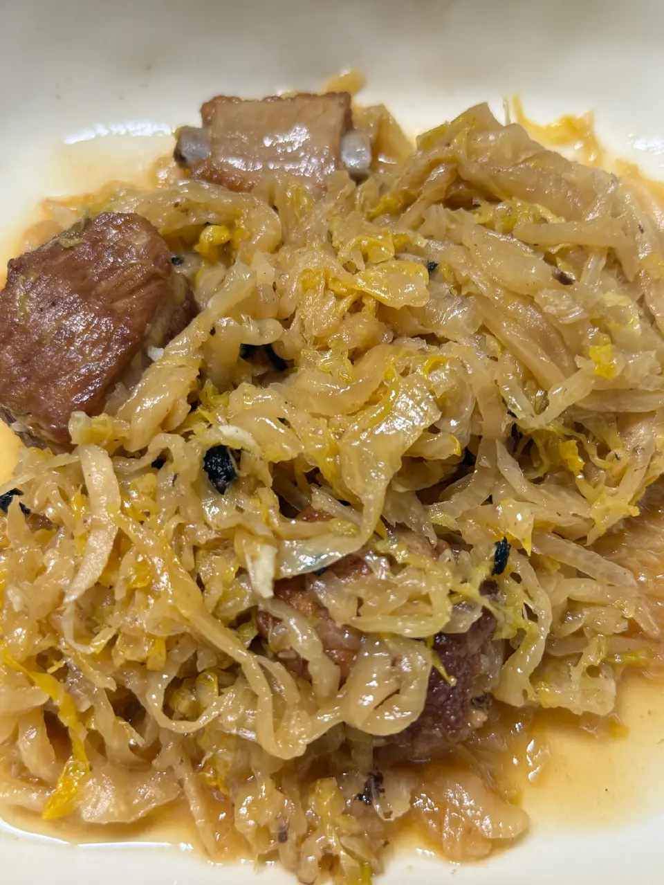 酸菜炖排骨成品图