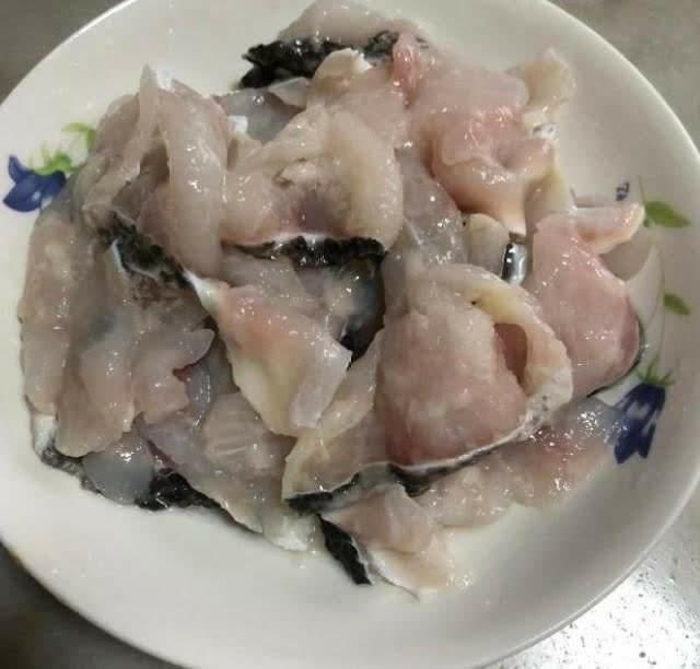 家常小炒黑鱼片 第 1 步