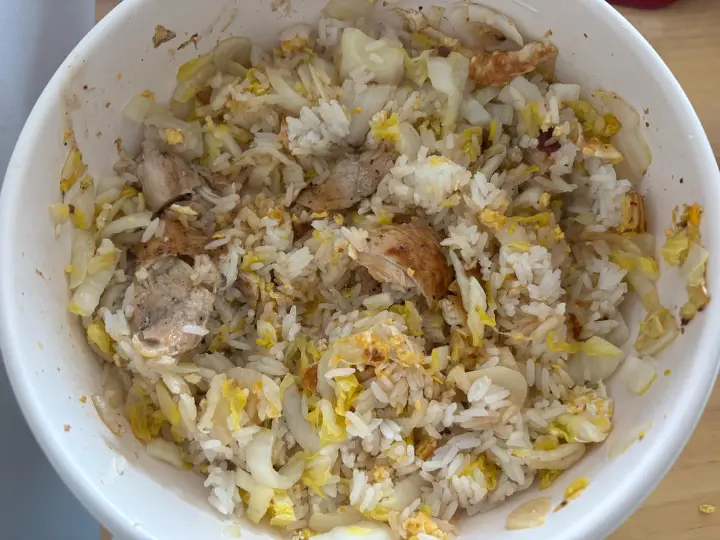 鸡胸肉娃娃菜蛋炒饭 第 10 步