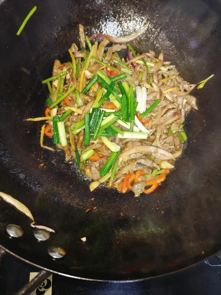 洋葱芹菜炒牛肉 第 10 步