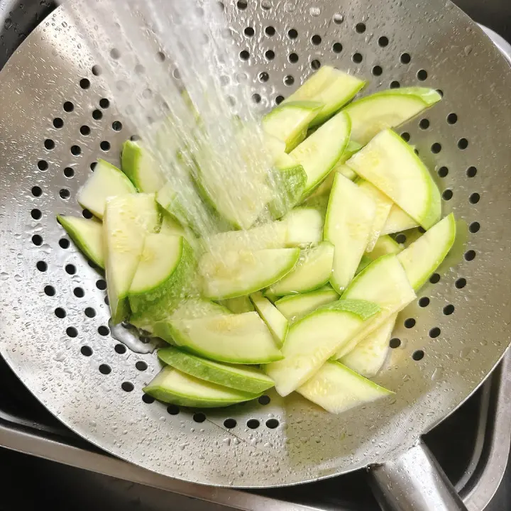西葫芦炒肉 第 6 步